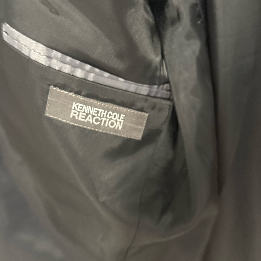 Kenneth Cole Reaction Gray Sport Coat with Notched Lapels - Picture 2 of 3